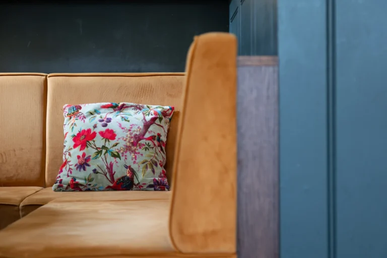 Booth seating Close